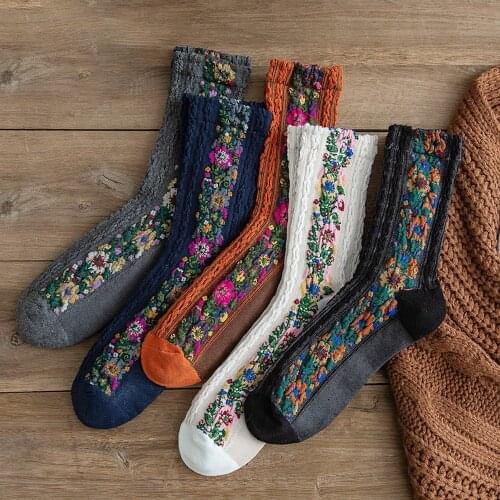 Retro Classic Women Cotton Socks Jacquard Craft Floral Pattern 5 Colors Black White Grey Navy Orange Crew Style Multi-pack