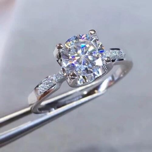 Moissanite fire colour super beautiful, D VVS Latest design 925 sterling silver simple style