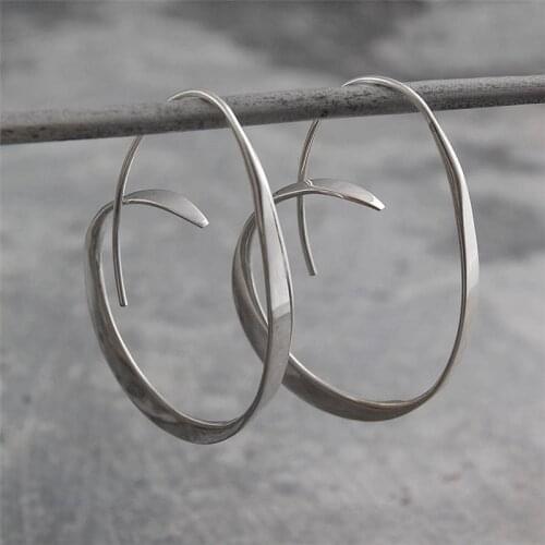Modern Large Hoop Earrings, Hammered Geometric Irregular Flat Lines Jewellry for Women Unusual Earrings Silvertone/gold 6*3cm
