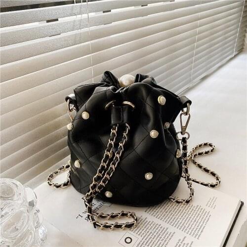 Luxury handbag trendy chain shoulder bag soft leather pearl handbag 2021 summer new messenger bag black bucket bag