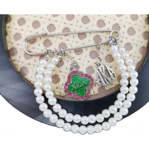 Fashion New Products Metal Greek Greek Sorority 1908 Maple Leaf Shield Brooch Links Chain Pin Lady Jewelry Best selling Amazon