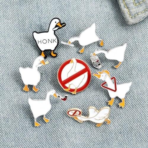 Cute Creative Cartoon Metal Brooch Personality Fashion Big Goose White Goose Shape Brooch Simple Wild Badge Men And Women Ins