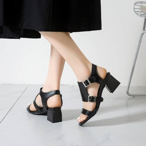 LeShion Of Chanmeb Shoes With Medium Heels