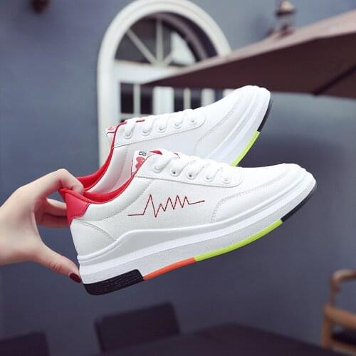 White Shoes Spring 2018 Korean Mode Women Shoes Allmatch Tide Thick Bottom Students Sports Shoes Arder Girl Skateboarding Shoes