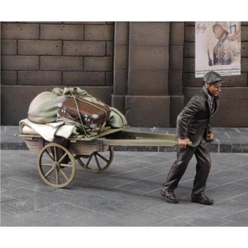 1/35 Resin Figure model kits Evacuees pulling carts Unassembled and unpainted 746