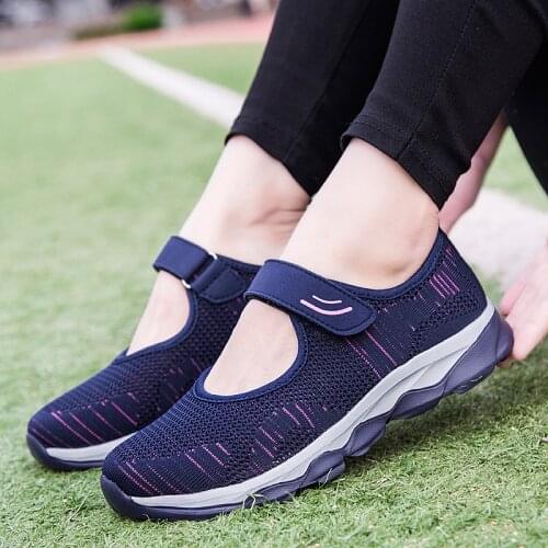 Summer breathable mesh shoes, lightweight cloth shoes, womens mother shoes, non-slip soft-soled shoes for the elderly