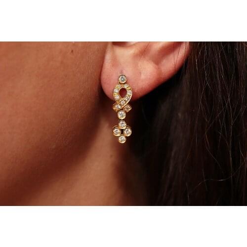 OLD ORIGINAL VINTAGE NATURAL DIAMOND DECORATED 18K GOLD DROP STYLE EARRING