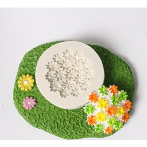 2019 New DIY Small Chrysanthemum Cup Cake Decoration Mold Fondant Baking Tools Chocolate Clay Silicone Mold Round Gray White