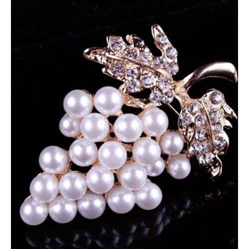 Grapes Brooches Gold Color Plated Simulated Pearl Grape Brooch Pins for Women Wedding Decorating Enamel Pin Hijab Pins Plant 1pc