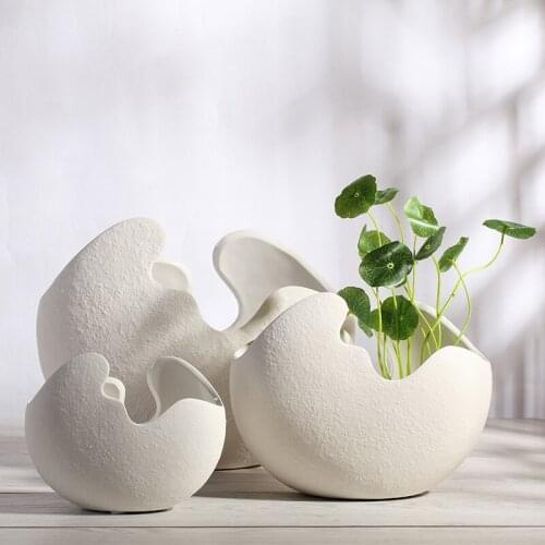 Handmade Creative White Modern Ceramic Vase Statue Egg Shell Shaped For Homes Decorations Matt Finished Unglazed Flower Pot Vase