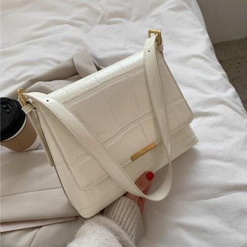 Retro alligator leather shoulder strap embossed for women, bright shoulder bag, large capacity work lapel, new in 2021