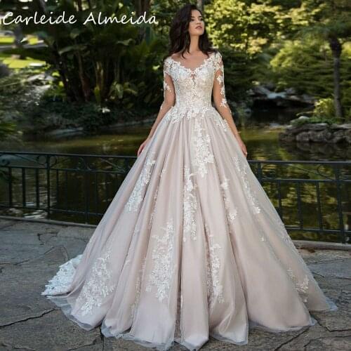 Sexy Back Long Sleeves Vintage Wedding Dresses 2021 Lace Appliques Court Train Bride Dress Customized Vestido de casamento