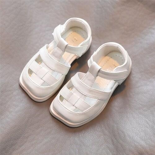 Girls Sandals 2021 Summer New Fashion Baotou Hollow Soft Breathable Princess Sandalias Leather Shoes Students' Roman Sandales