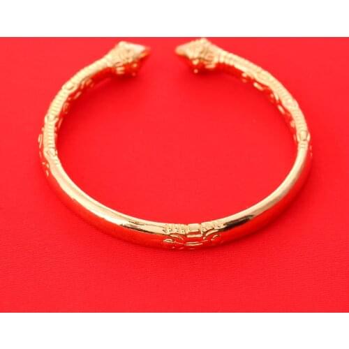 Mrs win Rigid Bracelets