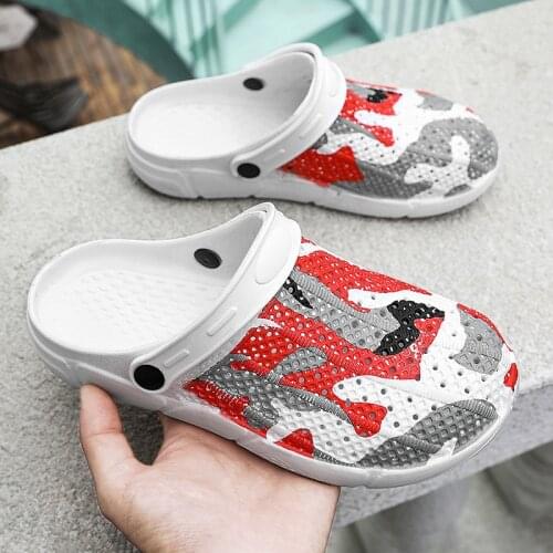Men Casual Sandals 2020 Summer Men Hole Shoes Outdoor Sea Aqua Shoes Wading Sneaker Gardon Hollow Quick Drying Shoes