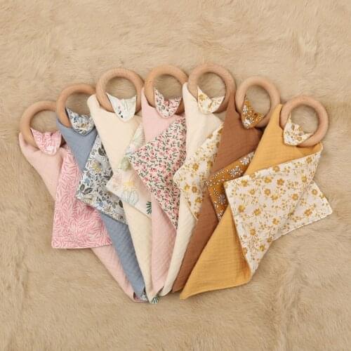 Baby Soothe Appease Towel with Wooden Teether Newborn Soft Comforting Saliva Towel Sleeping Toy Burp Cloths