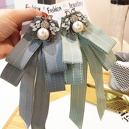 Korea New Bee Pearl Brooches Fashion Vintage Rhinestone Brooch Pin OL Lady England Stripes Bowknot Jewelry Accessories 5 Colors