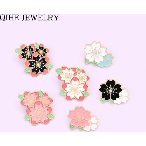 Pink Sakura Flower Brooches for Women Fashion Custom Metal Plant Enamel Pin Backpack Badge Lapel Pins Jewelry Gift Wholesale