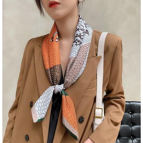 90cm * 90cm Design Scarf Lady Shawl Printed Silk Felt Headscarf Scarf Lady Headscarf Square Scarf Lady Wrap Scarf 2021