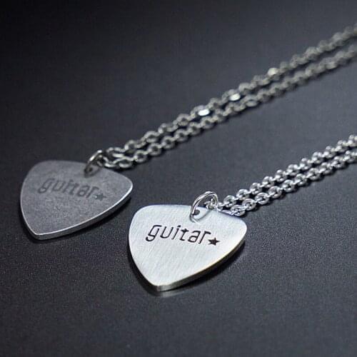 New Heart Shaped Guitar Pick Pendant Necklace Mens Womens Necklace Metal Sliding Pendant Accessories Jewelry Guitar Pick Gift