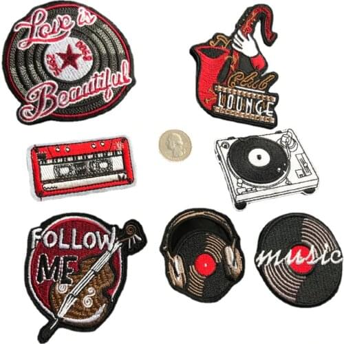 New Fine Music Guitar House Patch Badges Embroidered Applique Sewing Iron on Clothes Garment Apparel Accessories Sew on Badge
