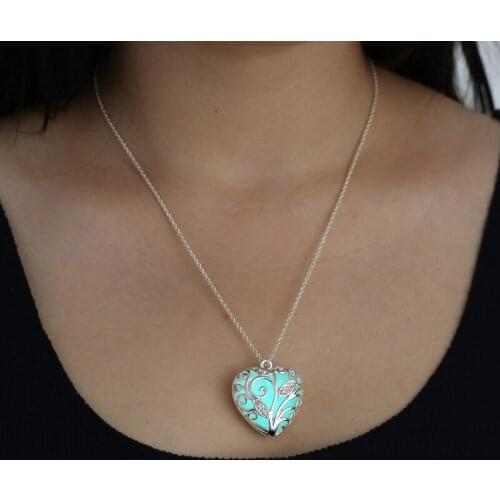 Rinhoo Charm Glow In The Dark Heart Shaped Locket Necklace For Women Luminous Pendant Choker Kids Men Fashion Jewelry Gifts