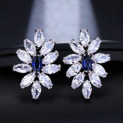 High Quality Delicate Water Drop Stud Earrings for Women 2021 Fashion Cubic Zircon Dangle Stud Earrings Bridal Wedding Jewelry