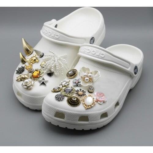 Brand Croc Charms DIY Shoes Decorations Metal Rivet Rhinestone Croc Charms Crown Skull with Quality Make Your Shoe Unique