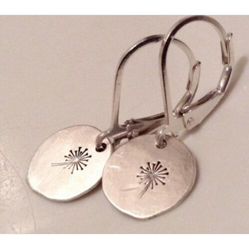 Womens Simple Dandelion Disc Earrings Vintage Antique Silver Color Round Carved Embossed Plant Pattern Drop Earring Boho Jewelry