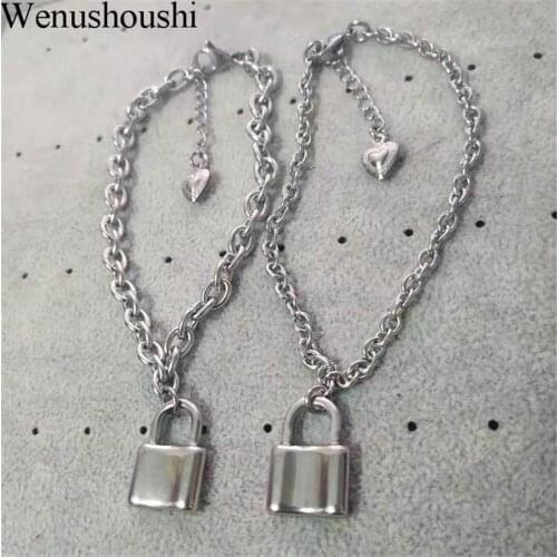 Wenushoushi Bracelets On The Leg