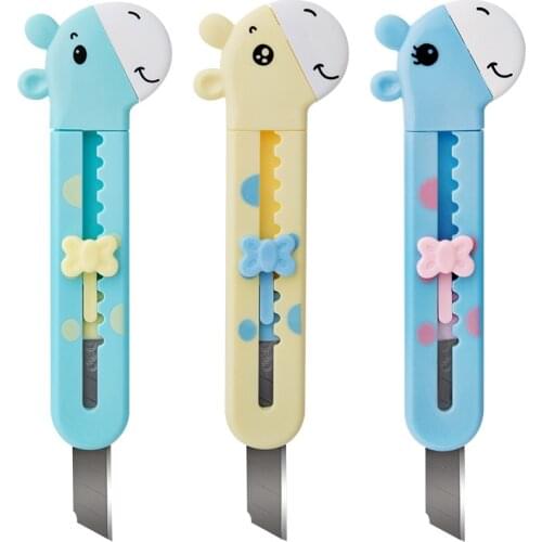 1Pcs Deli Cute Animal Giraffe Mini Portable Utility Knife Paper Cutter Letter Opener Student School Office Stationery Supplies
