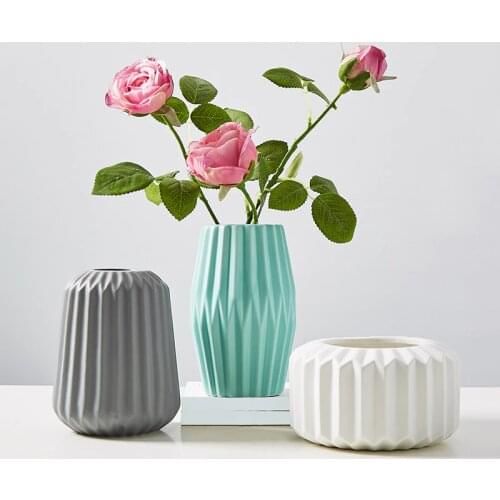 Origami Matte Vase Modern Ceramic Flower Vase Elegant Tabletop Vase for Home Wedding Decoration