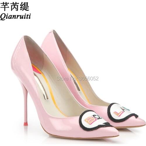 Qianruiti Sweet Lovely Party Dress Shoes Woman Letter Embroidery Patent Leather High Heels Pointed Toe Ladies Pumps Black Pink