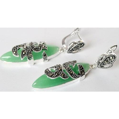 VINTAGE 925 SILVER NATURAL GREEN Natural jade MARCASITE EARRINGS 1.5"
