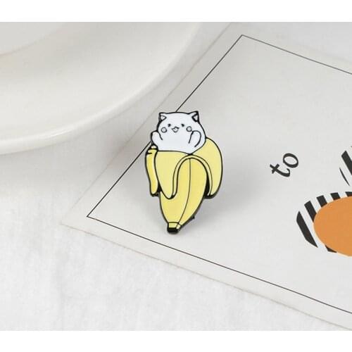 Lovely Banana White Hairy Cat Enamel Cartoon Animal Brooches Popular Lapel Bag Clothes Pins Accessories