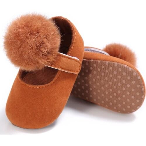 New sweet Hairy Ball baby Girl Shoes Prewalker Suede leather Baby Moccasins Soft soled First Walkers mary jane Ballet shoes