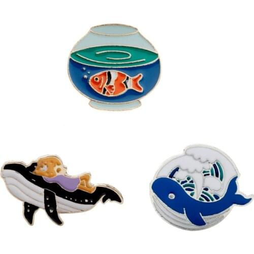 New Style Cute Whale Pins Fish Tank Brooch значки Shirt Bag Lapel Badge Enamel Pin for Gift