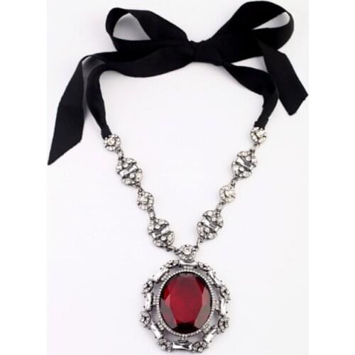 Bulk Price Red & Green Crystal Geometric Big Pendant Neckalce silver color Color Lace Necklaces Fashion Jewelry Accessories