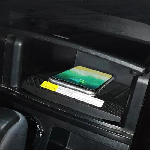 NEW Auto Fast Charging Wireless Charger Car Charger Console Fit Toyota Land Cruiser Prado 150 2018 2019 Accessories
