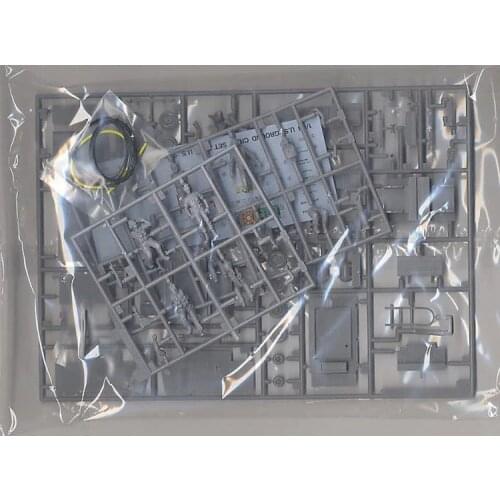 PVC figure Doll model toy 1:48 US pilot ground crew need DIY assemble and paint 36006