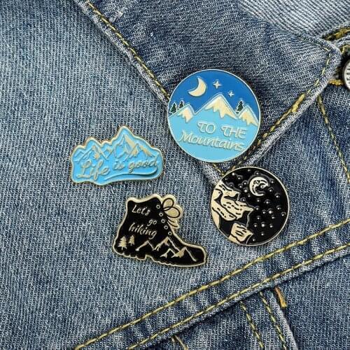 Ins Fashion Creative Outdoor Travel Hiking Shoes Hiking Mountain Adventure Brooch Personality All-match Backpack Badge Jewelry