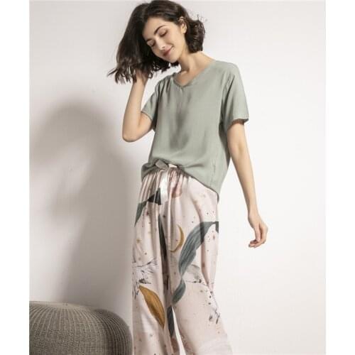 2021 Summer New Female V-neck Leaves Printed Pajamas Set Ladies Comfort Simple Style Sleepwear Loose Soft Casual Wear Homewear