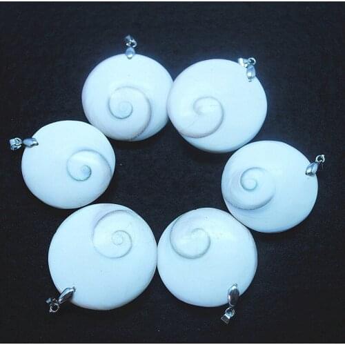 Nature white shell pendants seawater shell beads size 30-35mm round shape charms pendants for women wholesale items