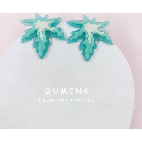 2020 Fashion New Acrylic Blue Green Deaweed Maple Leaves Lovely And Creative Lady Earrings Party Hawaiian Jewelry Wholesale