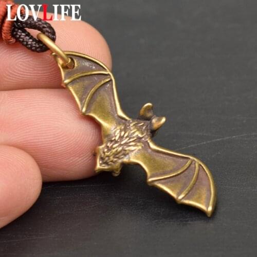 Brass Mini Flying Bat Figurines Keychains Pendants Car Key Ring Bag DIY Lanyard Hangings Jewelry Accessories Retro Animal Charms