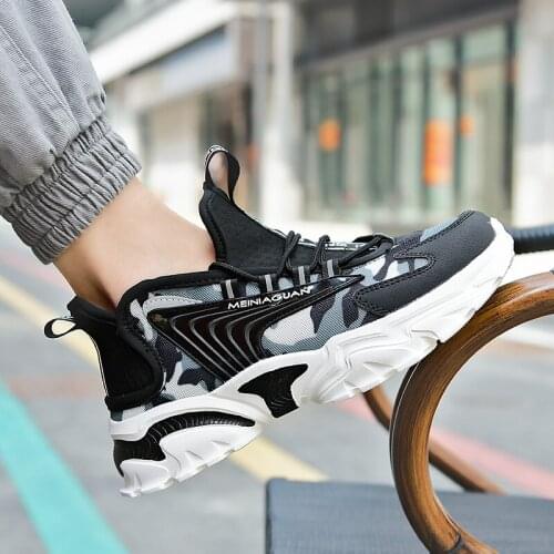 Sneaker men 39 breathable white hot sport shoes de casuales hombre black Breathable sapatos for knitting man comfortable Shoes