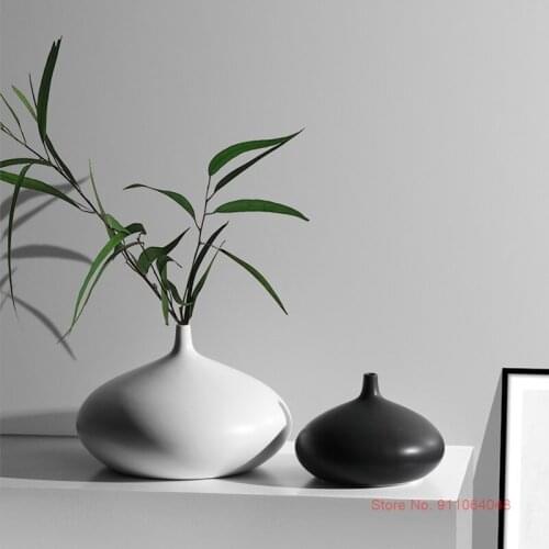 2021 Japanese Zen White Ceramic Flower Vases Aesthetic Pure Color Villa Living Room Decoration Accessories Small Tabletop Vase