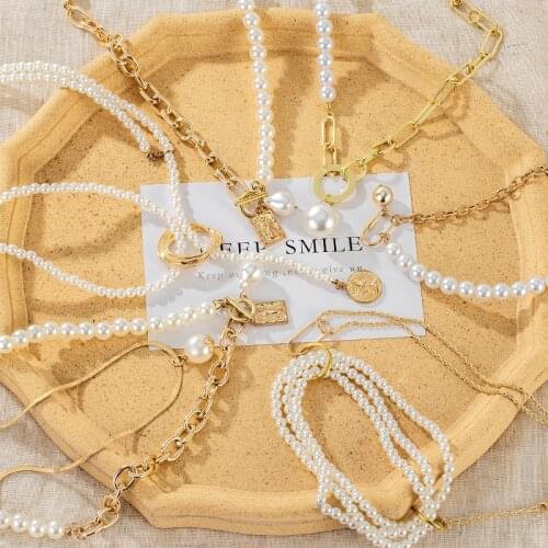 Fashion Luxury Pearl Necklaces For Women Vintage Gold Metal Round Hanging Necklaces 2021 Trend Female Modern Jewelry Party Gift