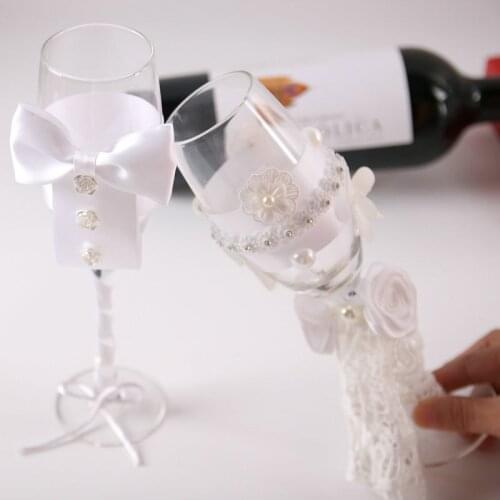 1 pair Wedding Twine Flutes Toasting Glasses Wedding Bride and Groom Glasses