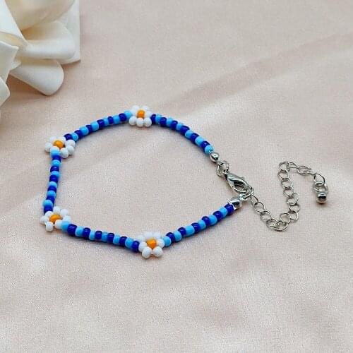 2021 New Korea Lovely Daisy Flowers Colorful hand chain Beaded Boho Statement Short Bracelet for Women Vacation Jewelry